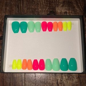 Set of 20 Press On Nails